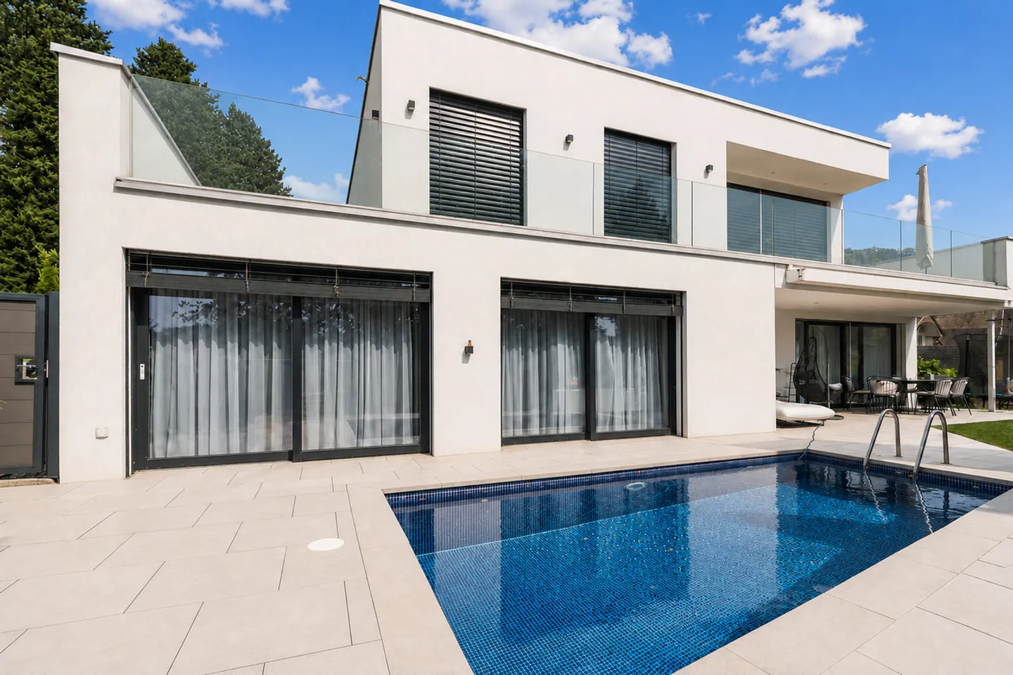 Maison individuelle neuve avec piscine et vue panoramique - Photo 1 sur 7