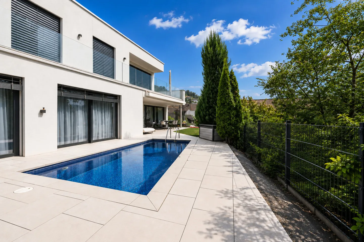 Maison individuelle neuve avec piscine et vue panoramique - Photo 2 sur 7
