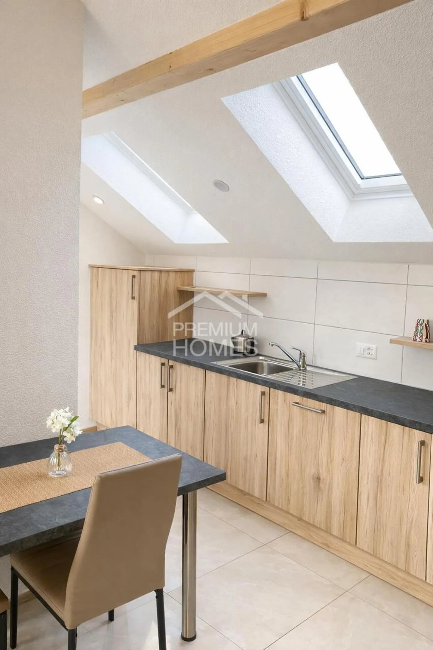 Elegantes Mischgebäude - Foto 4 von 6