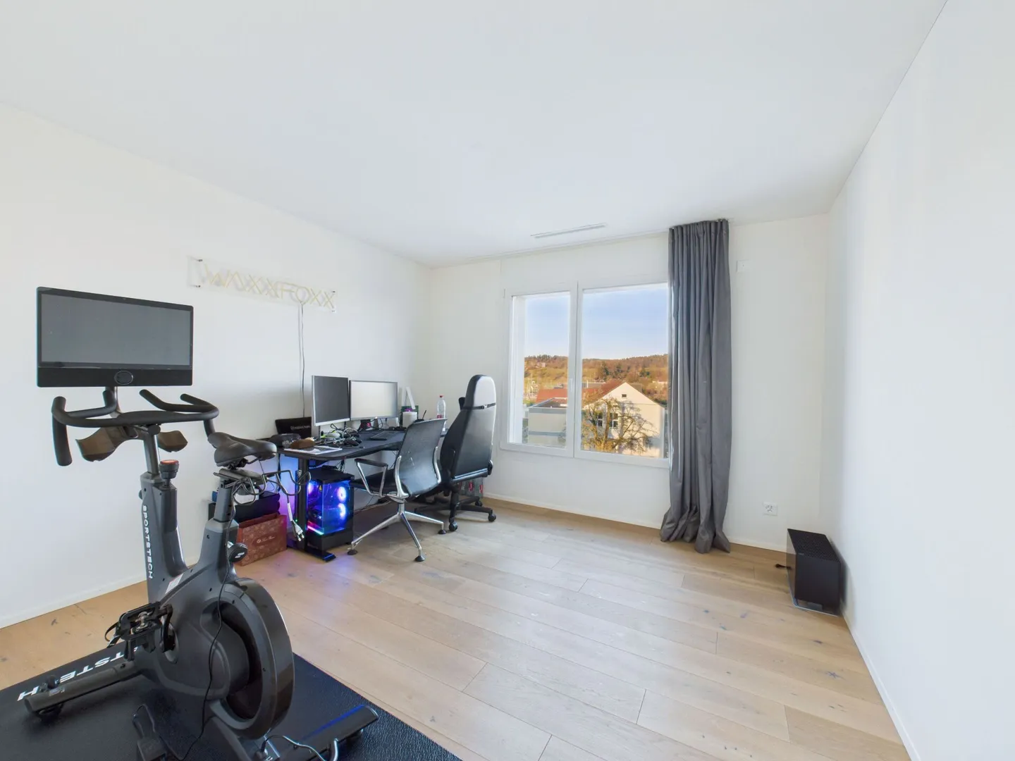 Appartement penthouse exclusif de 4,5 pièces avec un aménagement intérieur de qualité au centre de Kloten - Photo 11 sur 22