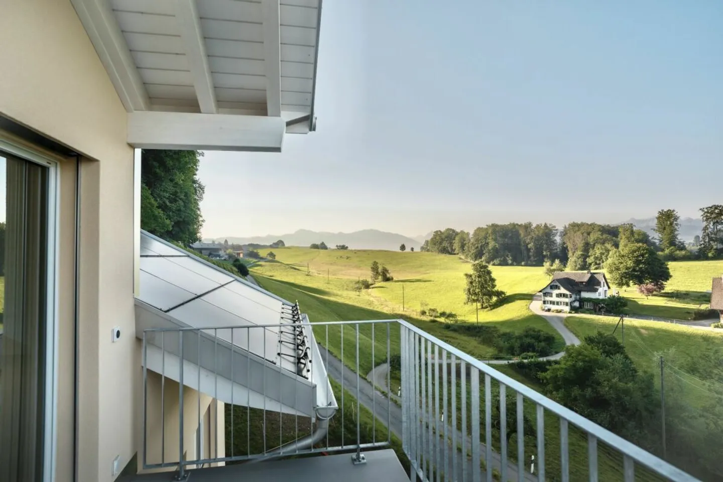 Appartamento soleggiato in posizione tranquilla - Foto 3 di 10