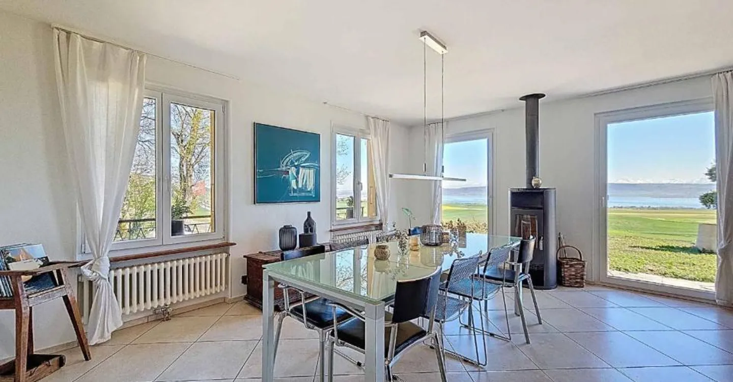 Villa di charme con vista panoramica sul lago di Neuchâtel - Foto 6 di 13