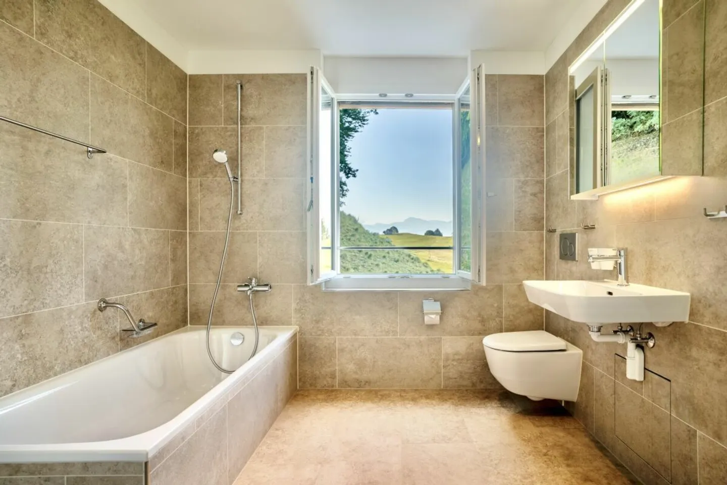 Appartamento soleggiato in posizione tranquilla - Foto 4 di 10