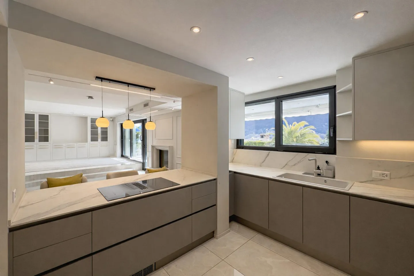 Villa di lusso con piscina a Collina d'Oro - Foto 4 di 14