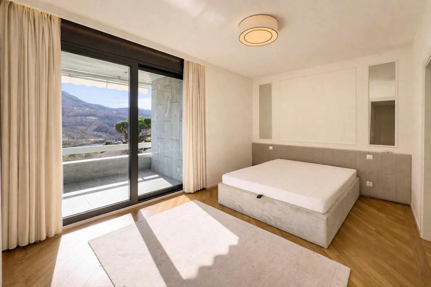 Villa di lusso con piscina a Collina d'Oro - Foto 5 di 14