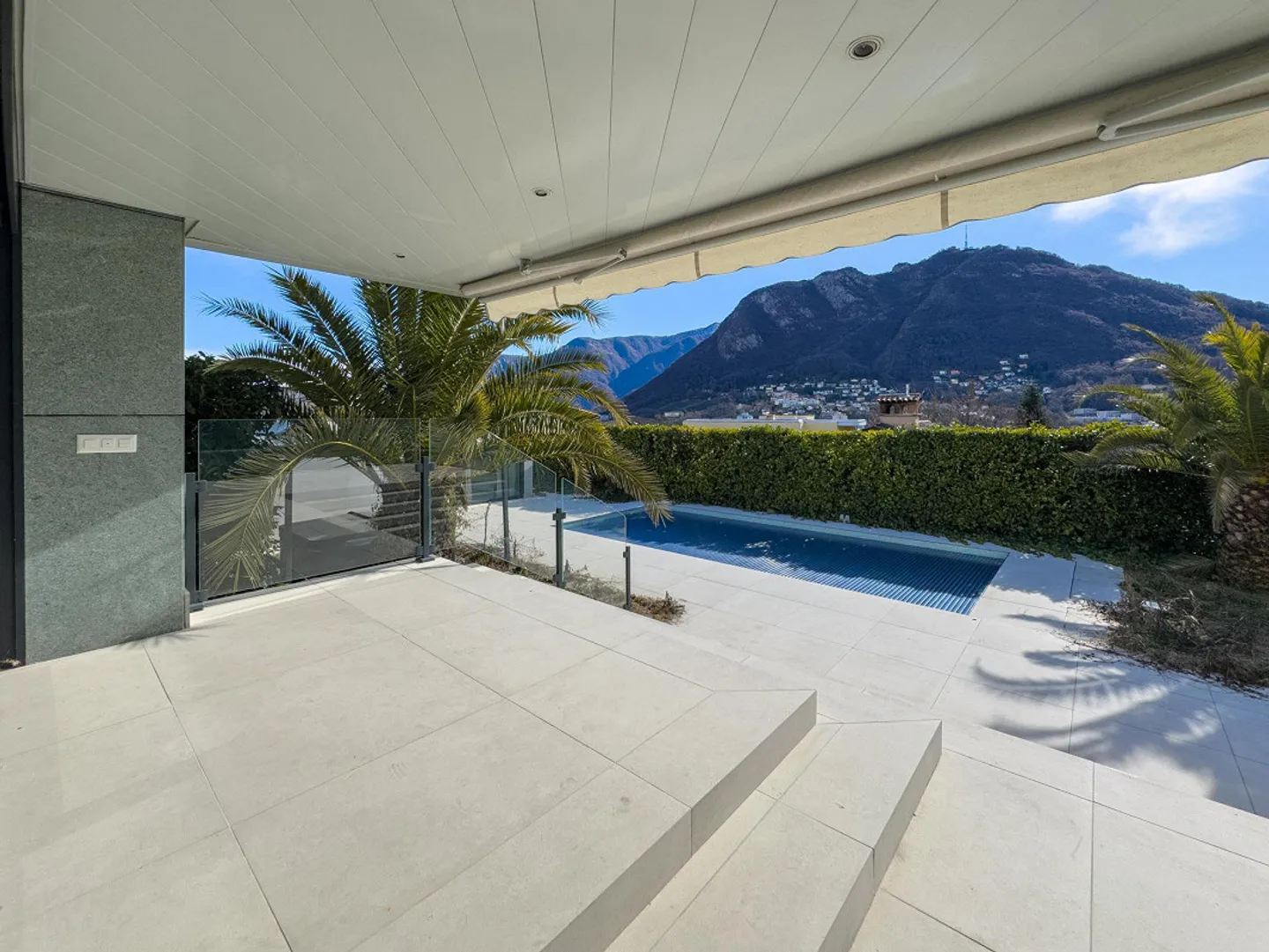 Villa di lusso con piscina a Collina d'Oro - Foto 10 di 14