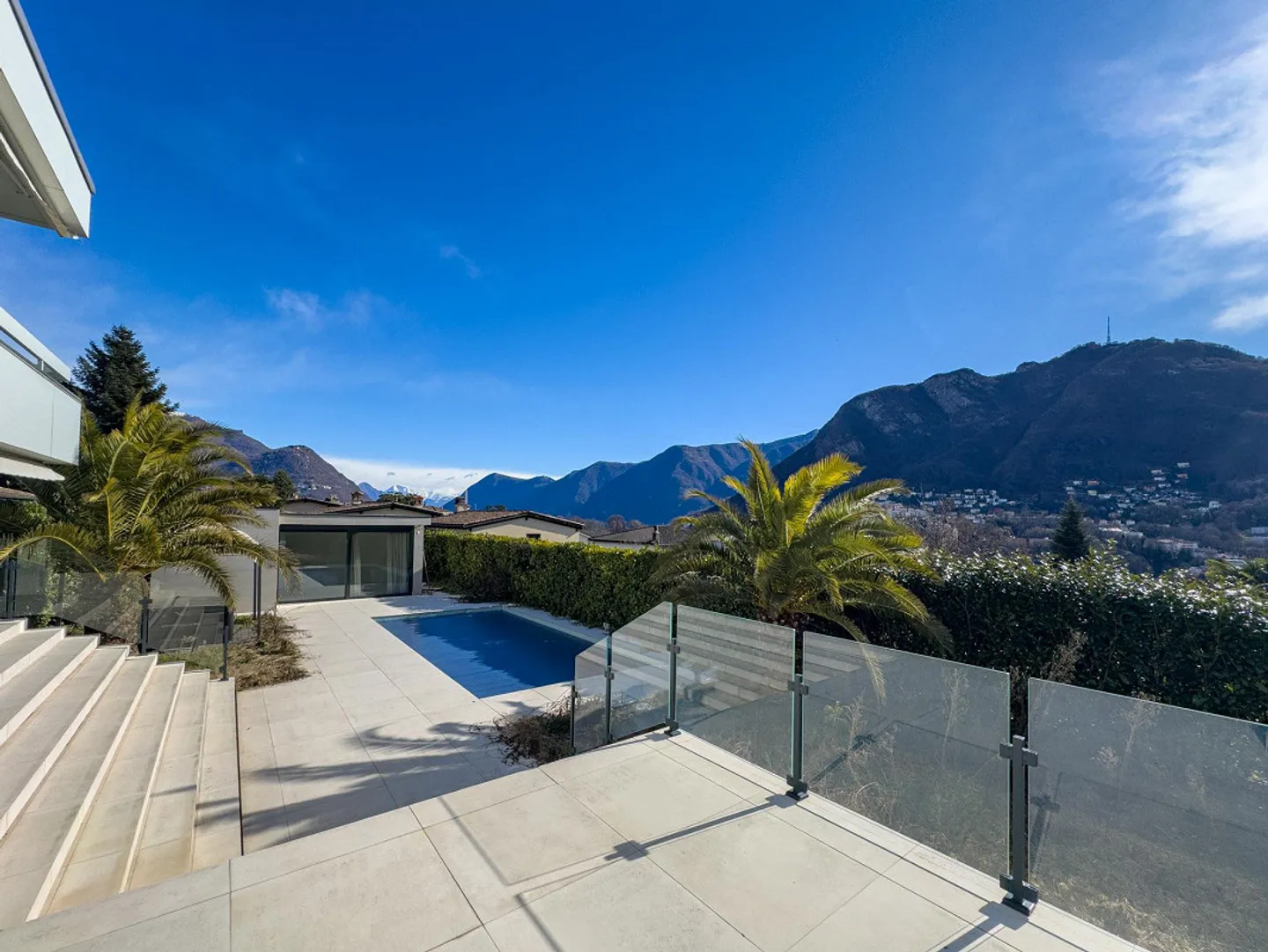 Villa di lusso con piscina a Collina d'Oro - Foto 11 di 14