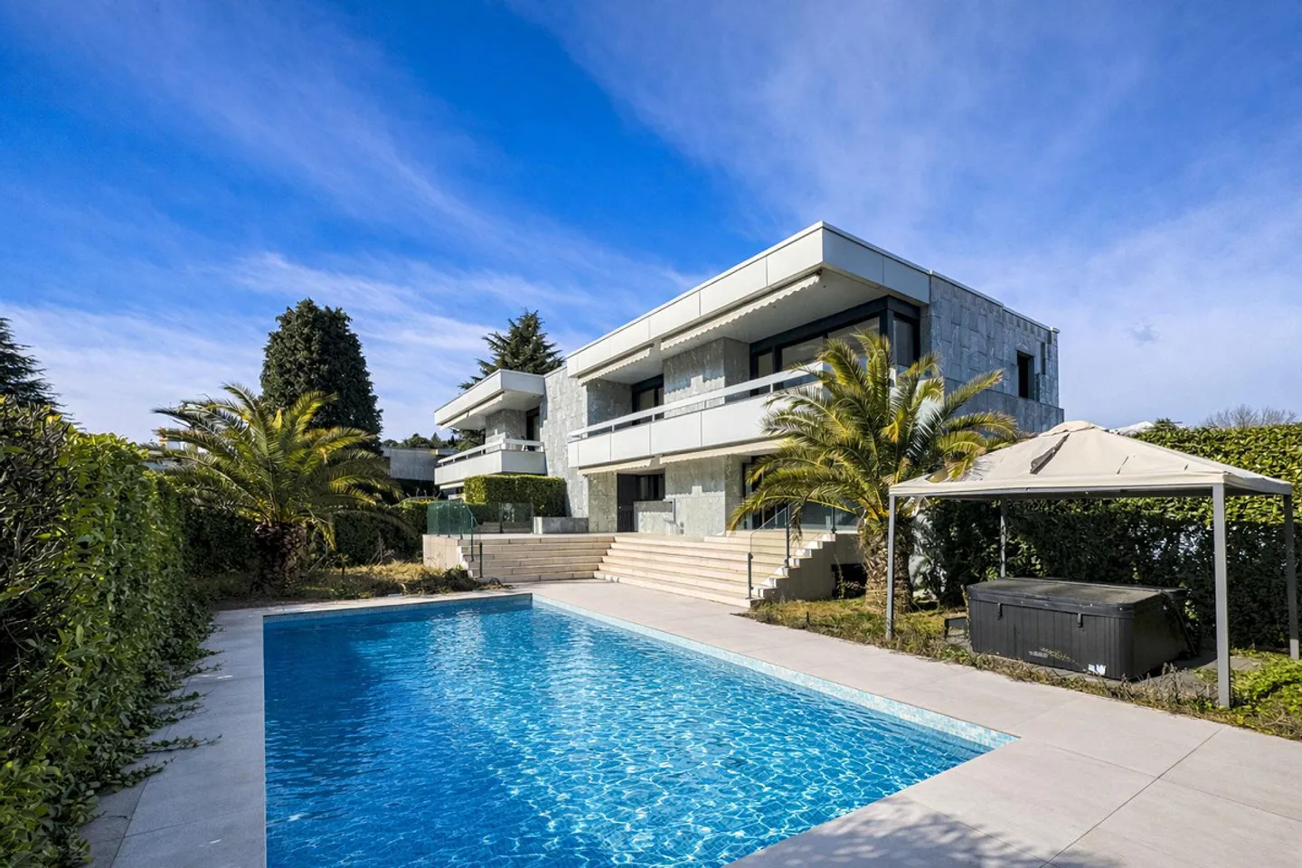 Villa di lusso con piscina a Collina d'Oro - Foto 12 di 14