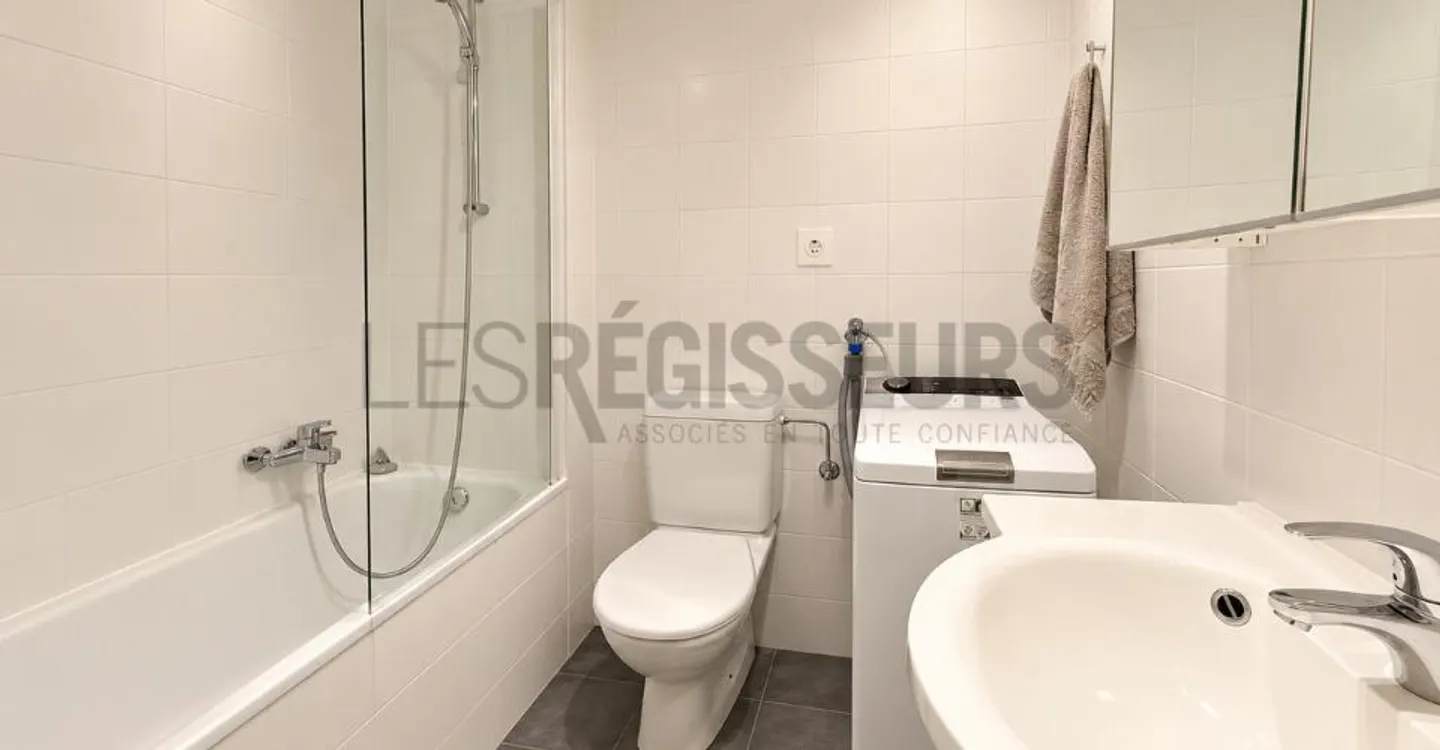 Appartement Charmant avec Grand Balcon - Photo 5 sur 5
