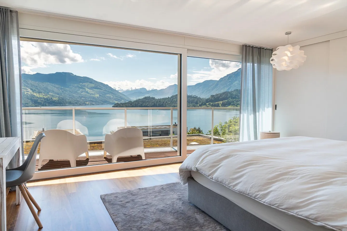 Living above Lake Zug - A home of rare value - Photo 7 of 8