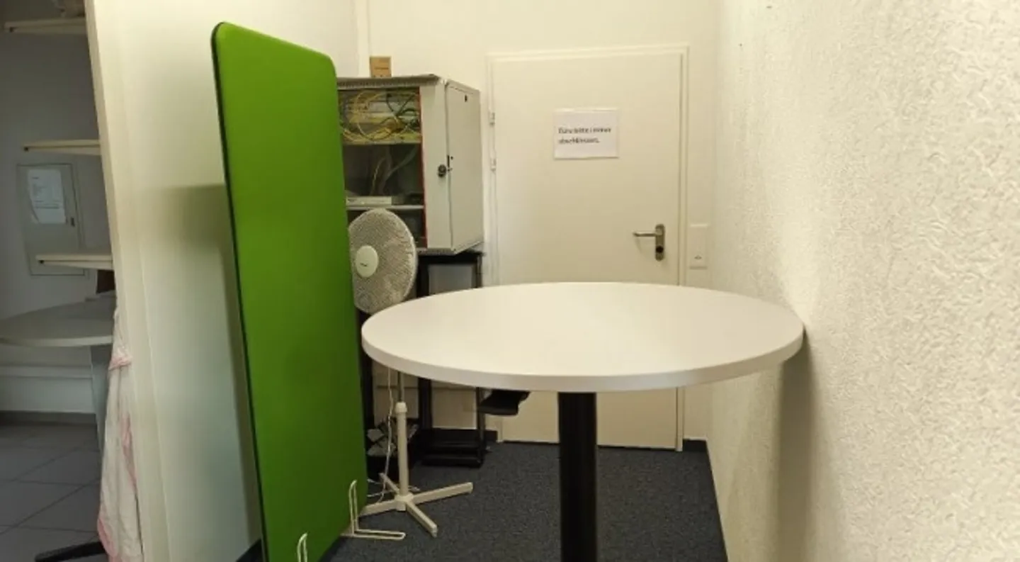 Ampio spazio commerciale in affitto a Hombrechtikon a partire da luglio 2026! - Foto 9 di 10