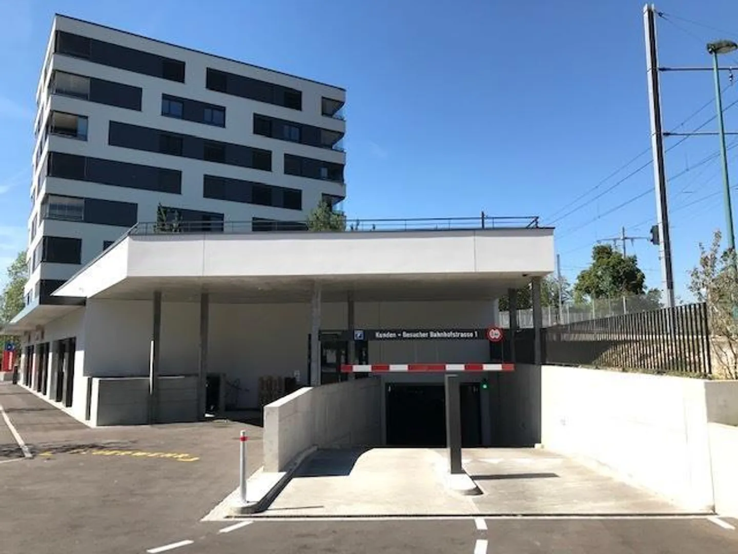 Posto moto ad Arlesheim - Foto 2 di 2