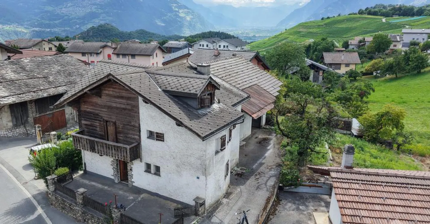 Affascinante casa di villaggio con potenziale - Foto 2 di 12