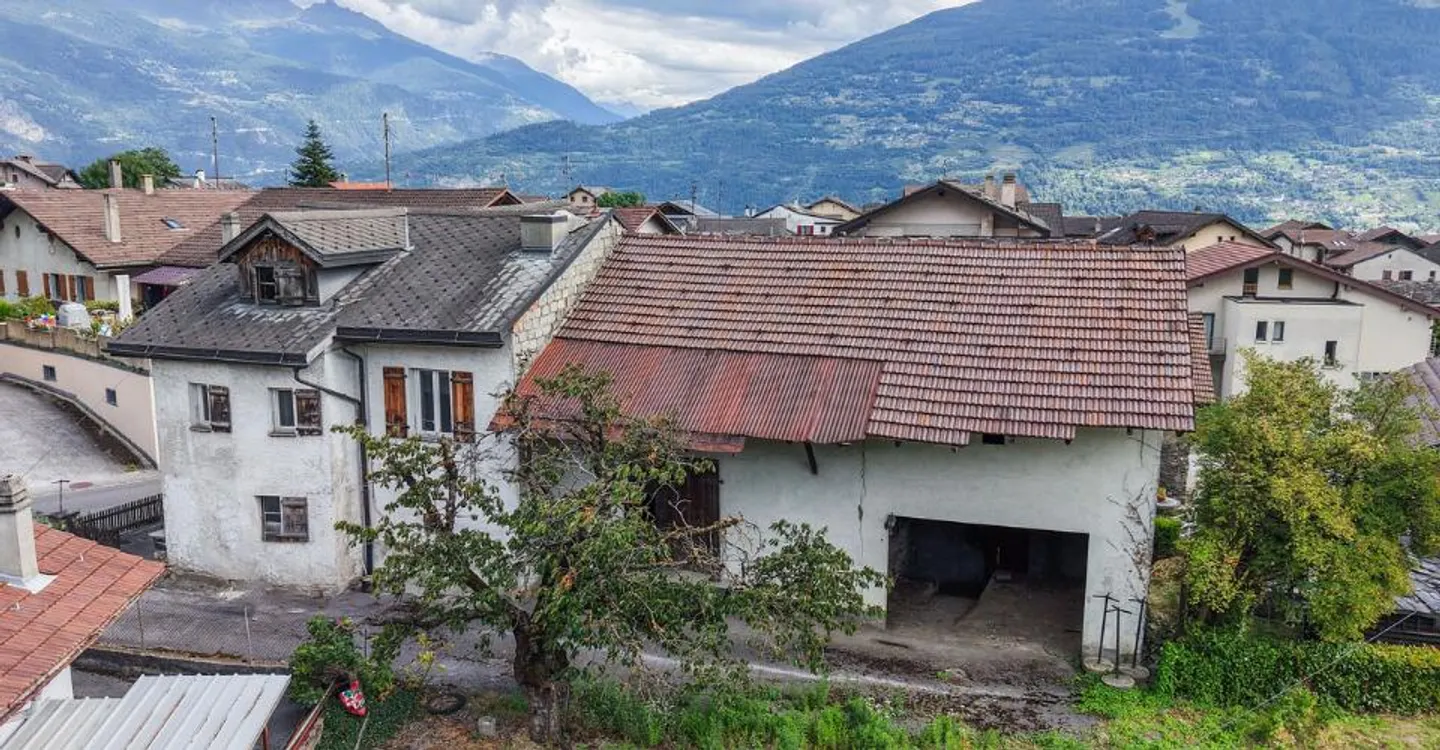 Affascinante casa di villaggio con potenziale - Foto 3 di 12