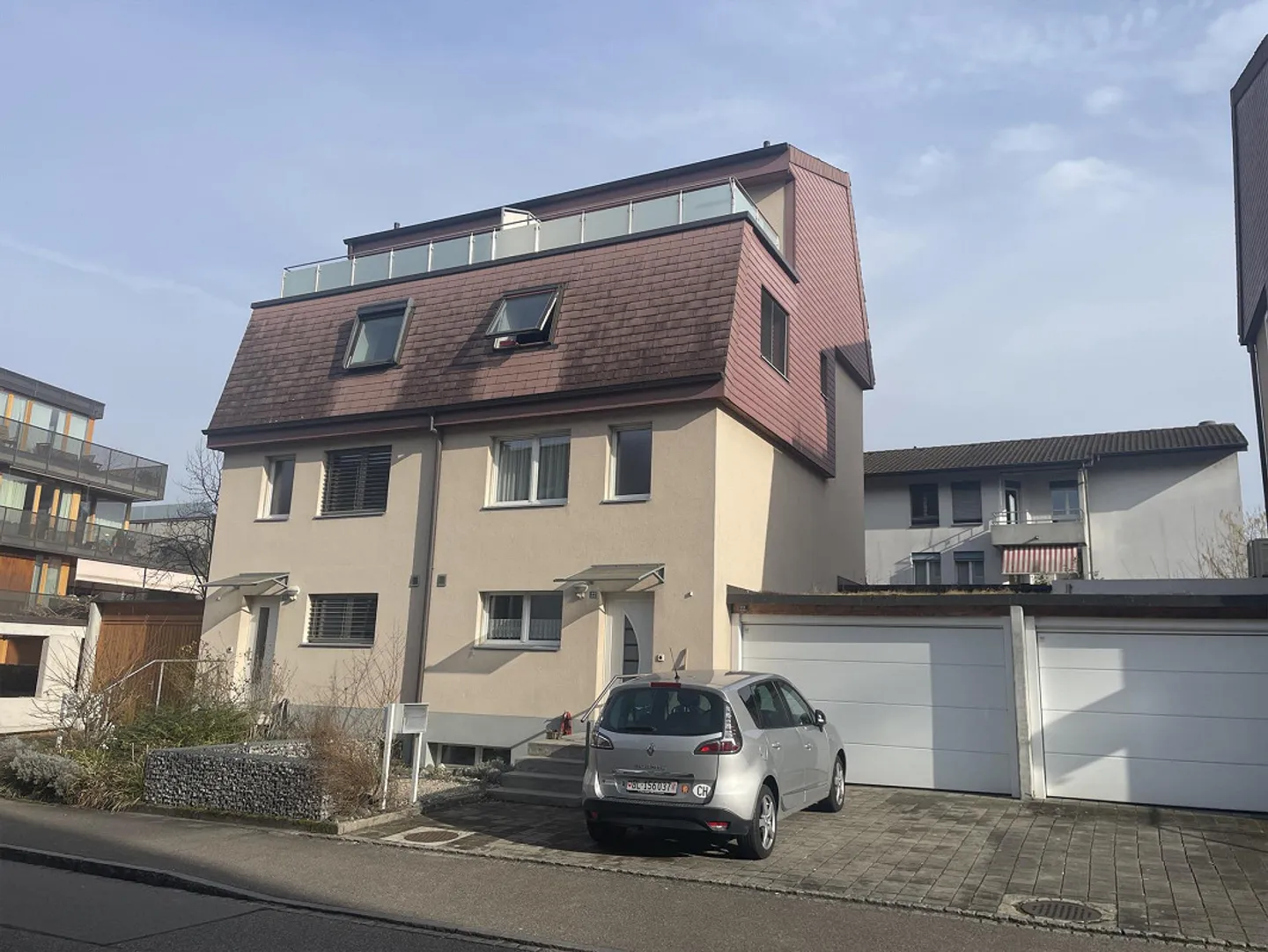 6.5-Room Semi-Detached Single-Family House with Garage in Birsfelden/BL - Photo 2 of 13