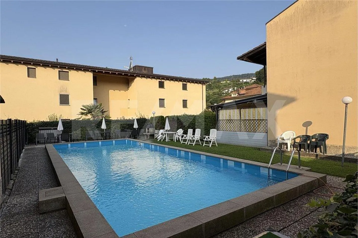 Casa unifamiliare con 5 camere, giardino e piscina comune - Anche seconda residenza - Foto 1 di 13