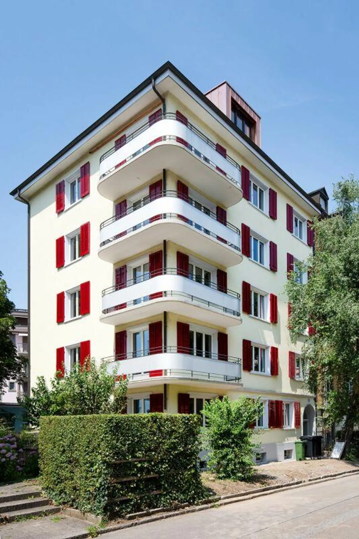 Appartamento affascinante con 4 stanze e balcone soleggiato in affitto - Foto 1 di 12