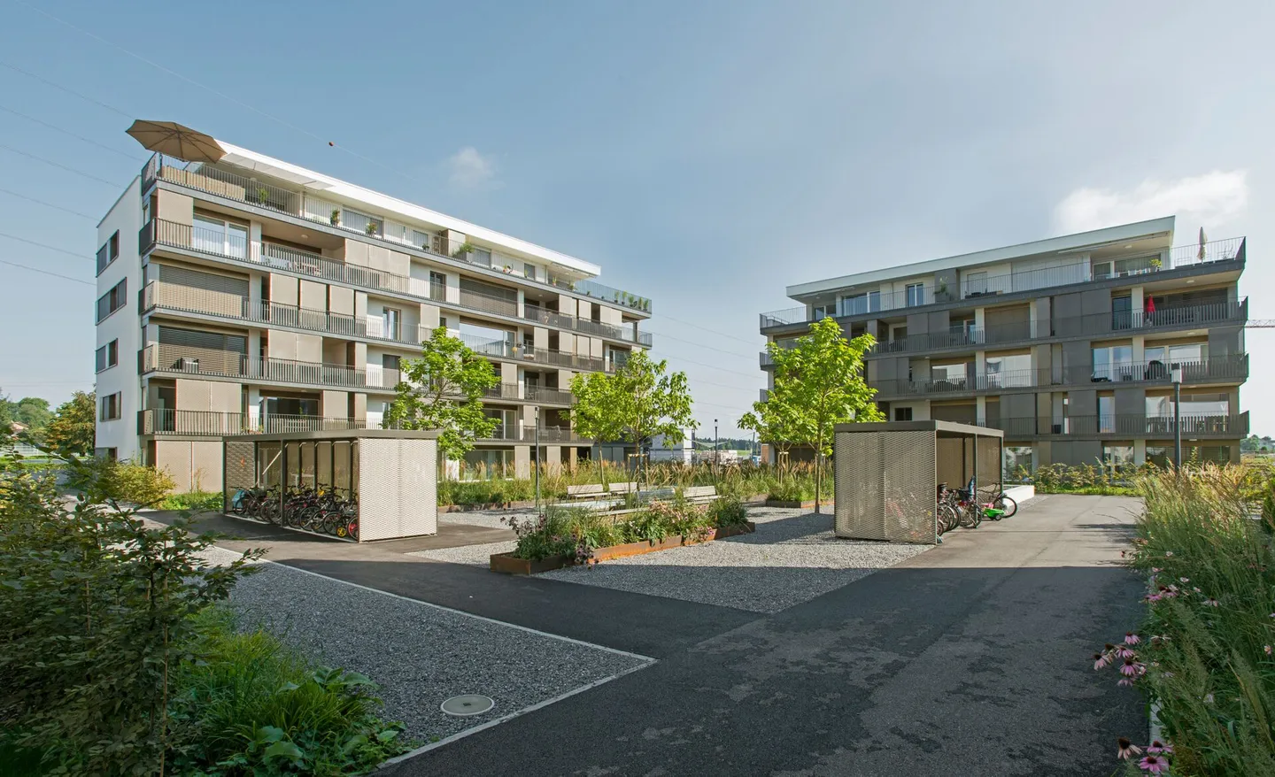Appartement moderne spacieux de 3,5 pièces à Rothenburg avec vue - Photo 1 sur 7