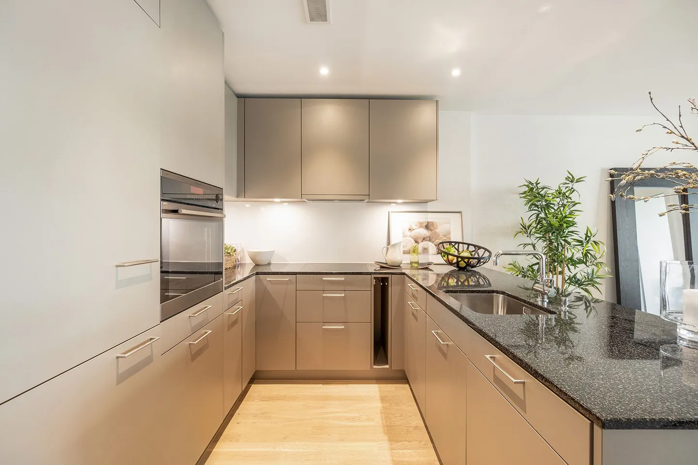 Appartement moderne spacieux de 3,5 pièces à Rothenburg avec vue - Photo 3 sur 7