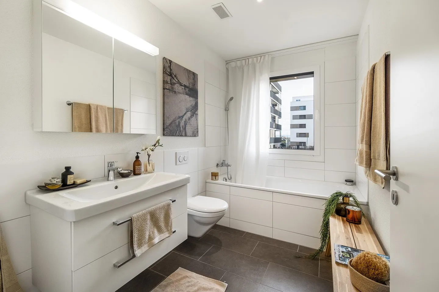 Appartement moderne spacieux de 3,5 pièces à Rothenburg avec vue - Photo 7 sur 7