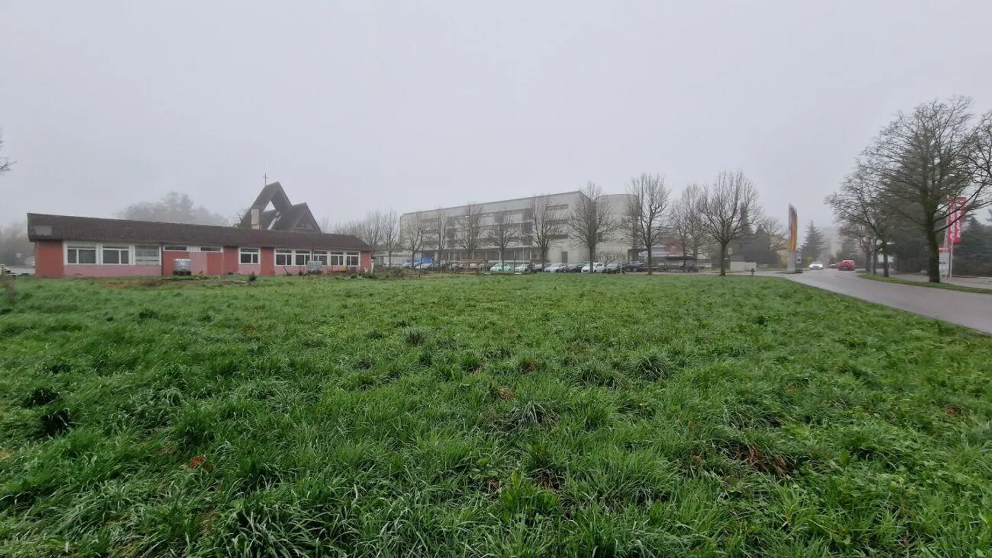 Terreno edificabile residenziale di circa 2.280 m2 da cedere con progetto guida - Foto 4 di 5