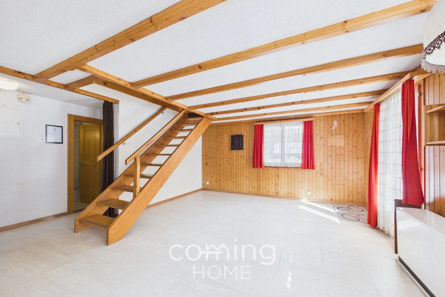 Charming Chalet with Mountain Views - Photo 4 of 33