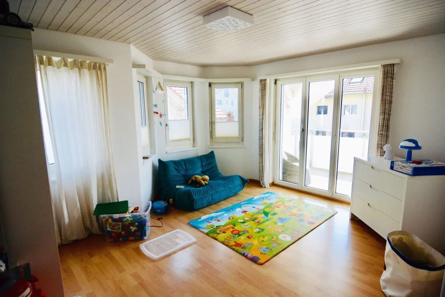 Maison jumelée bien entretenue dans un quartier résidentiel calme - Photo 9 sur 17