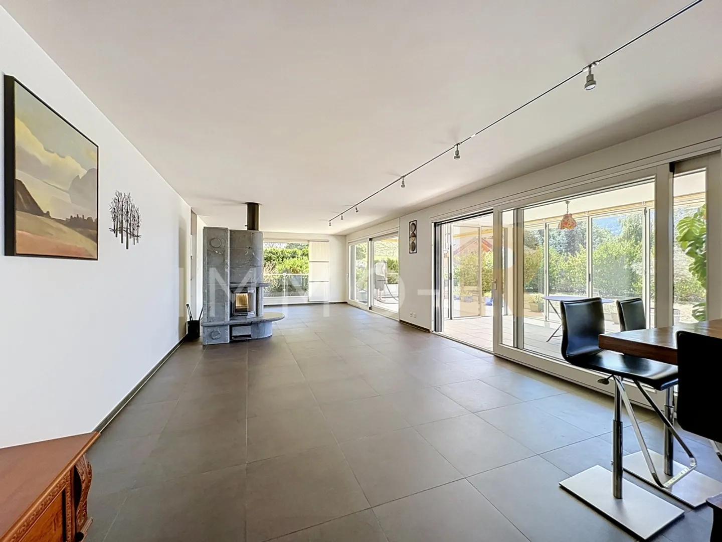 Appartement spacieux avec terrasse - Photo 4 sur 14