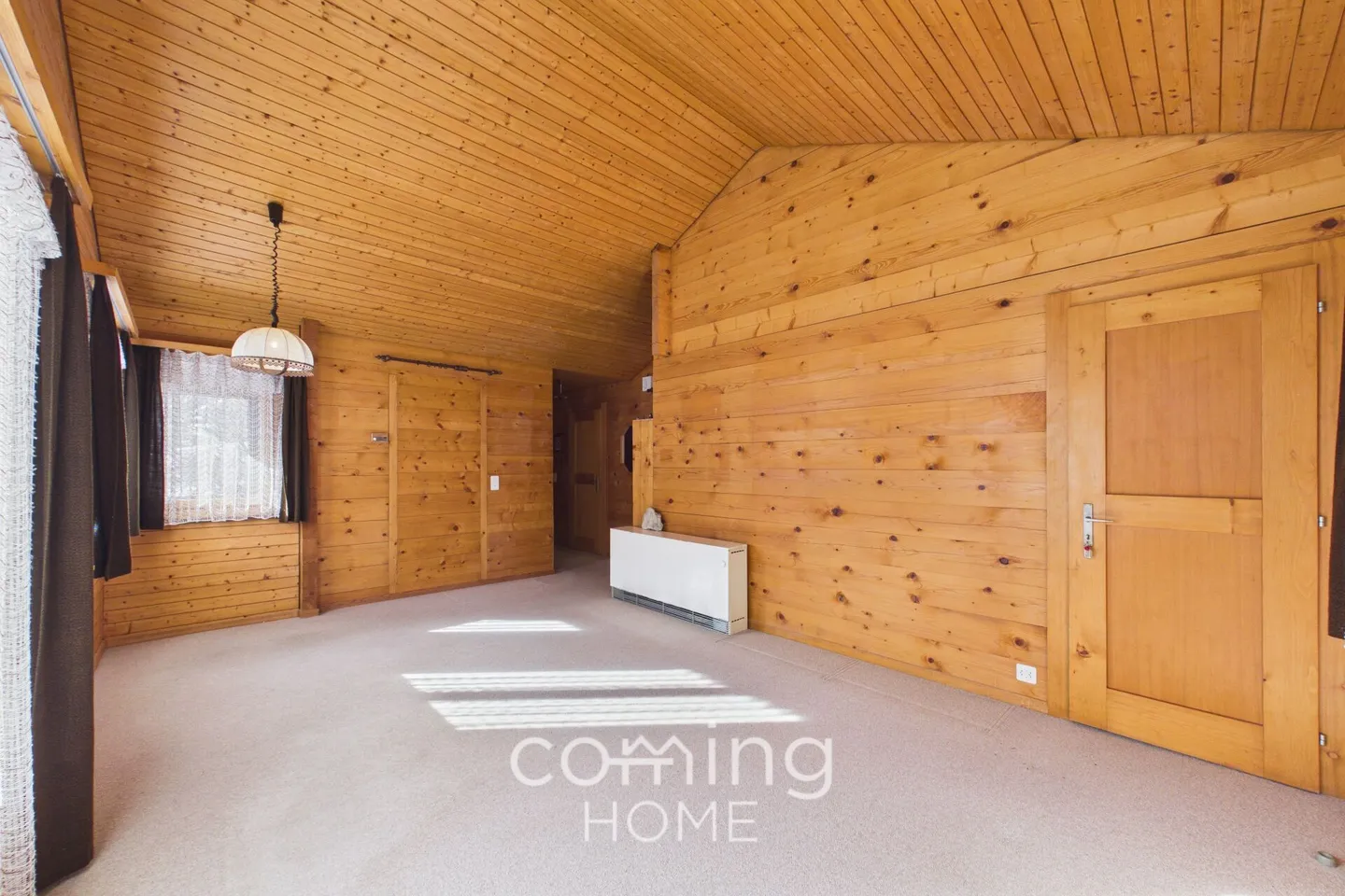 Charming Chalet with Mountain Views - Photo 7 of 33