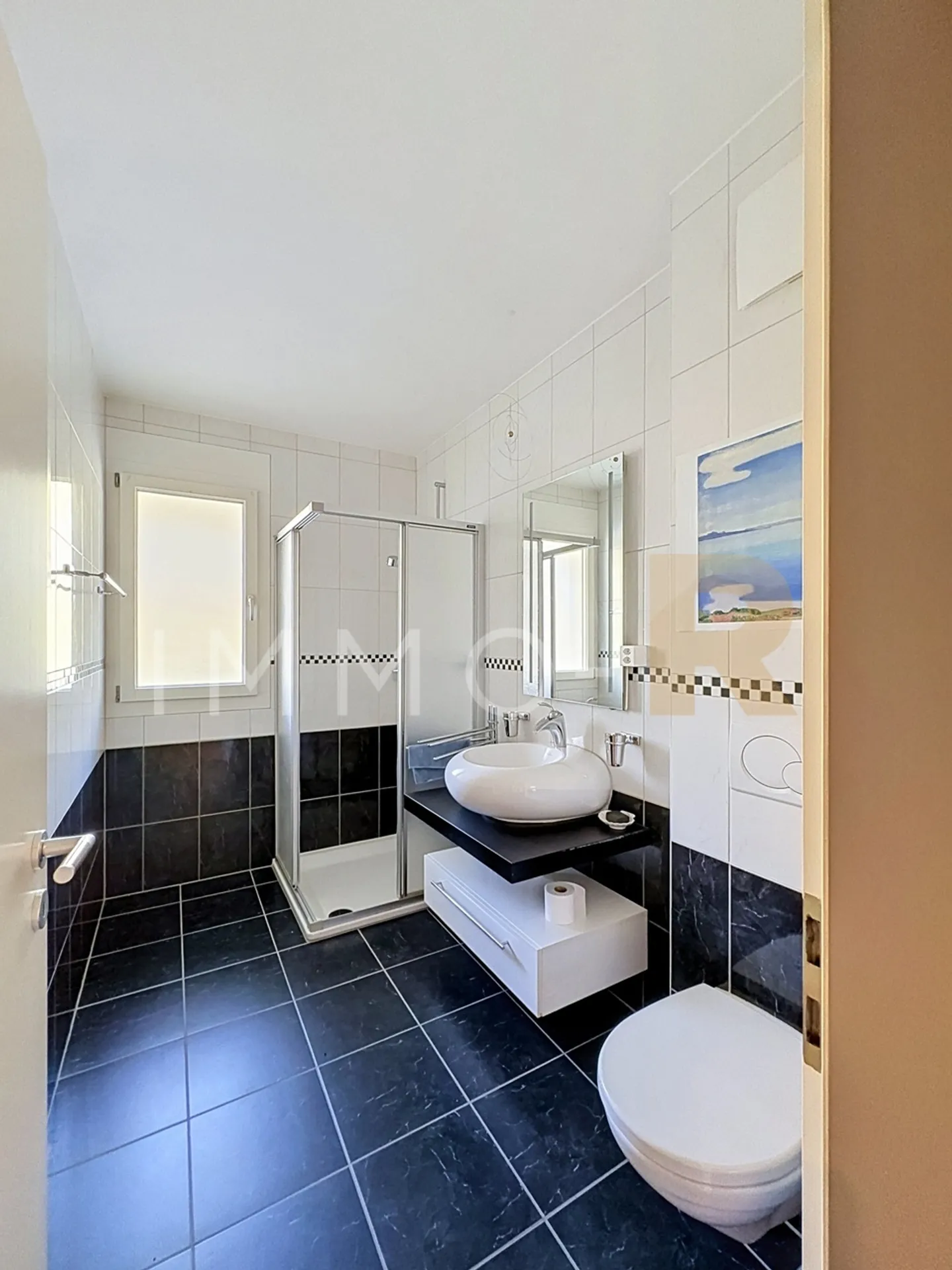 Appartement spacieux avec terrasse - Photo 10 sur 14