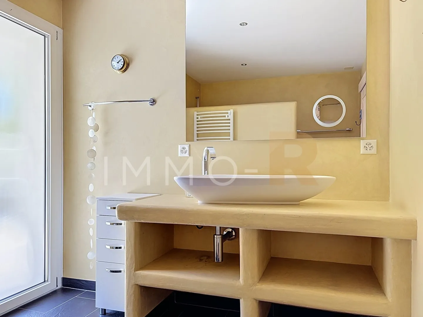 Appartement spacieux avec terrasse - Photo 11 sur 14