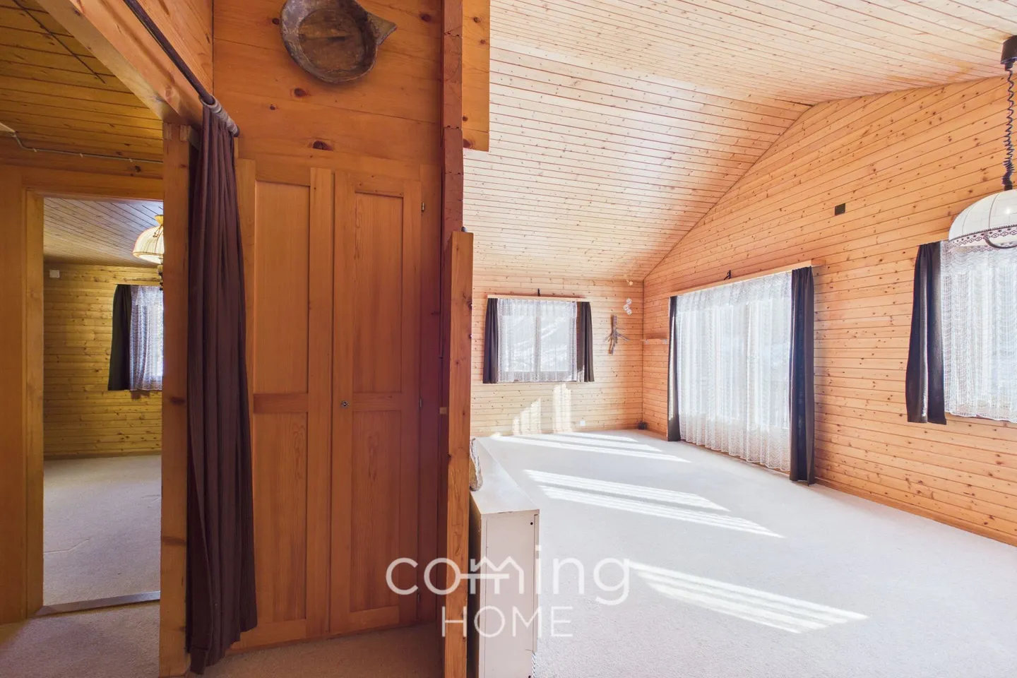 Charming Chalet with Mountain Views - Photo 10 of 33