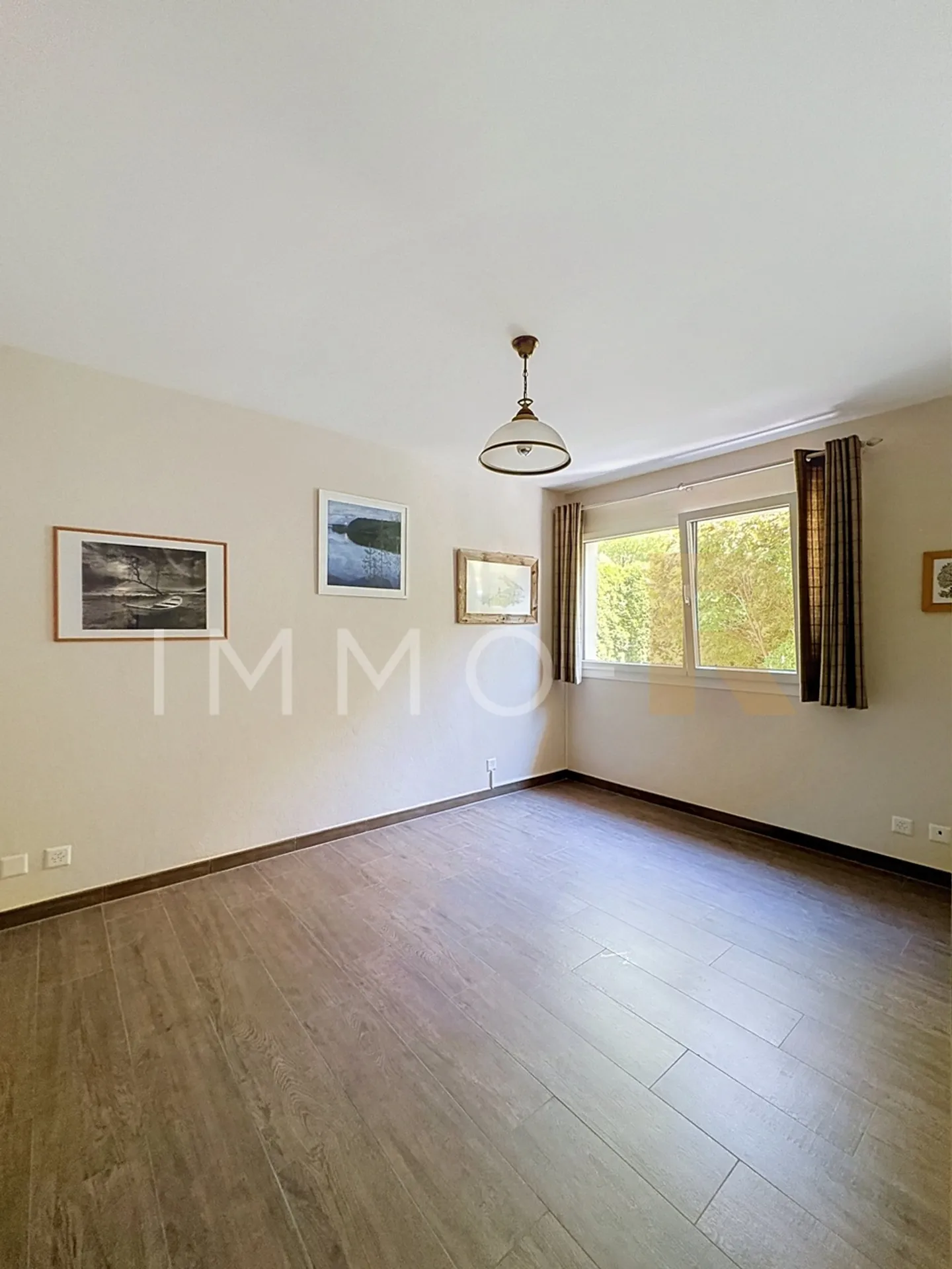 Appartement spacieux avec terrasse - Photo 8 sur 14