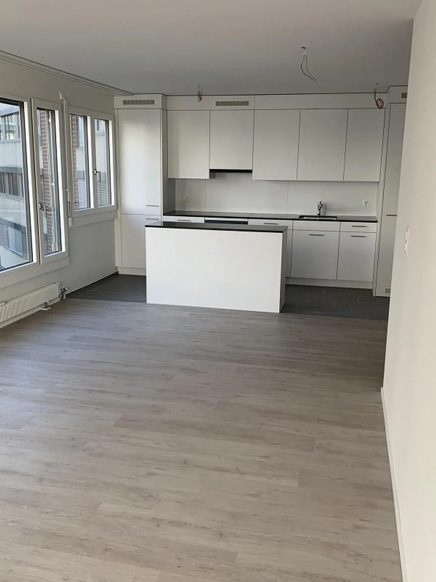 Newly renovated 3.5 room apartment in the St. Johann district - Photo 2 of 10