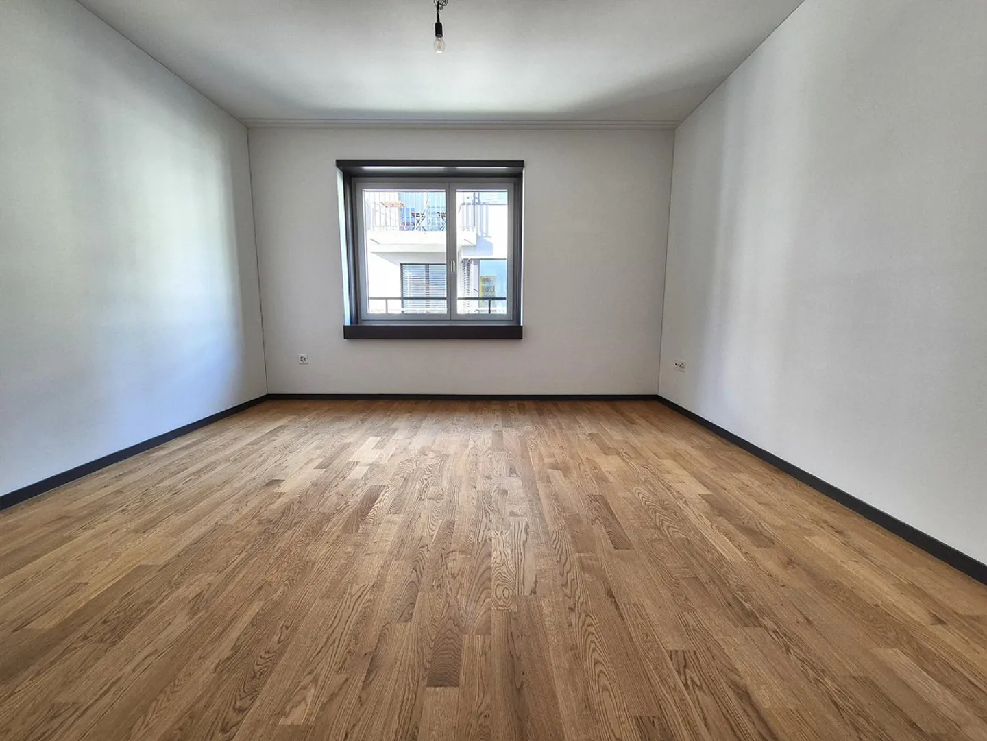 From Second Hand | Zurich District 7 | Completely Renovated 2020 - Photo 6 of 11