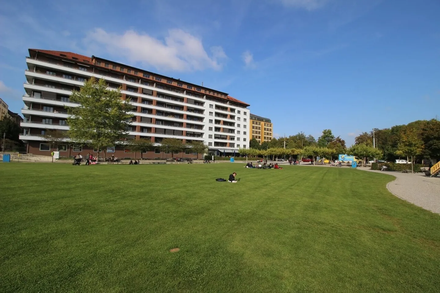 Superbe appartement avec vue sur parc - Photo 2 sur 2