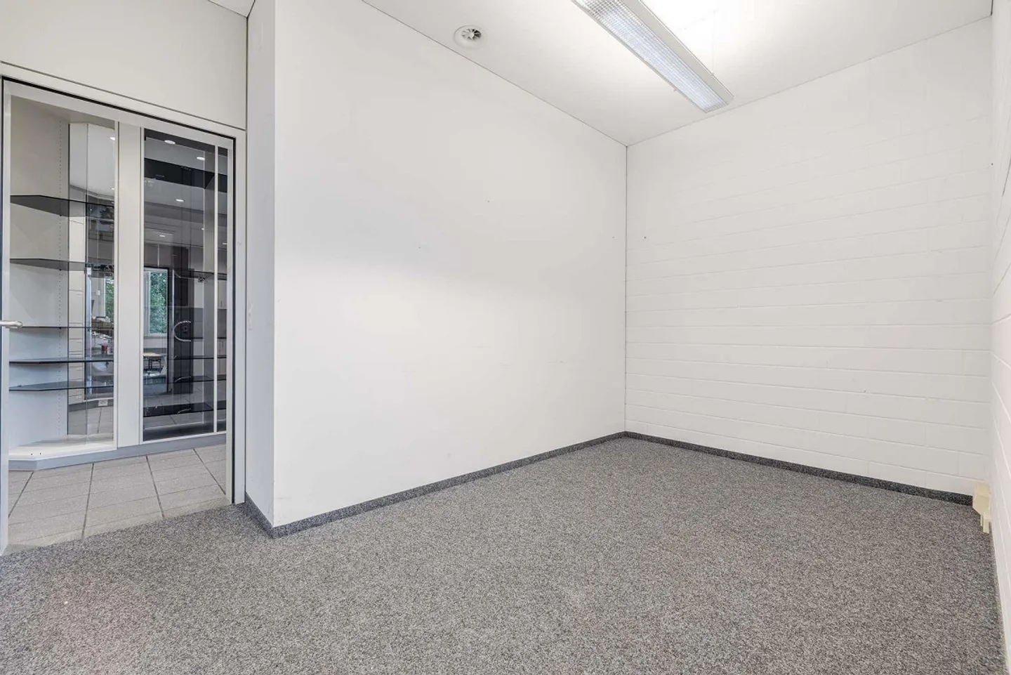 Espace pour idées : 27 m² de bureaux au cœur de Winkeln, Saint-Gall - Photo 3 sur 9