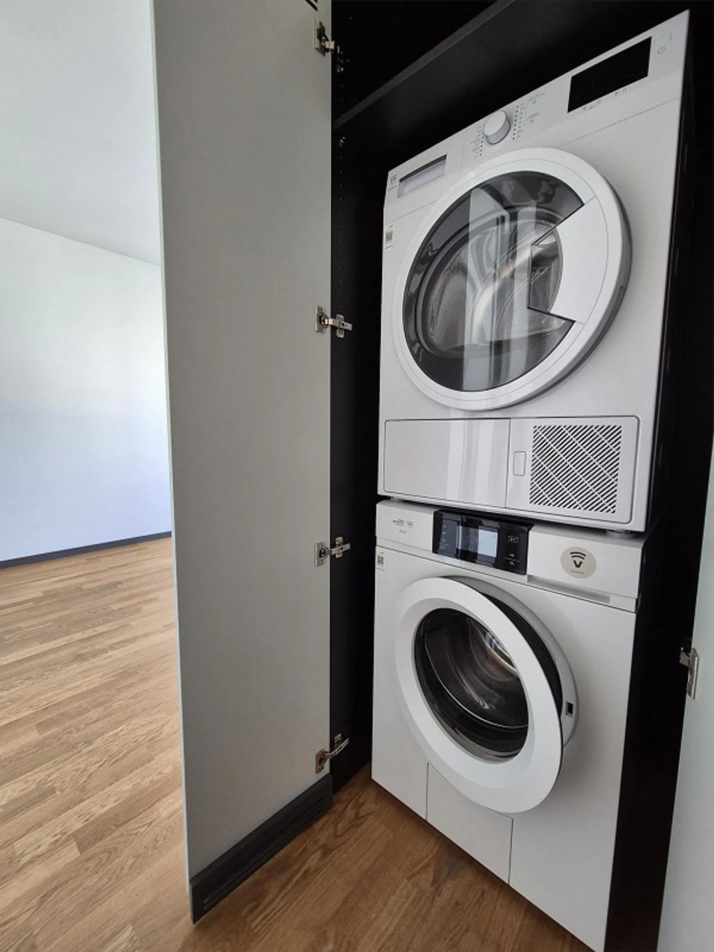 From Second Hand | Zurich District 7 | Completely Renovated 2020 - Photo 10 of 11