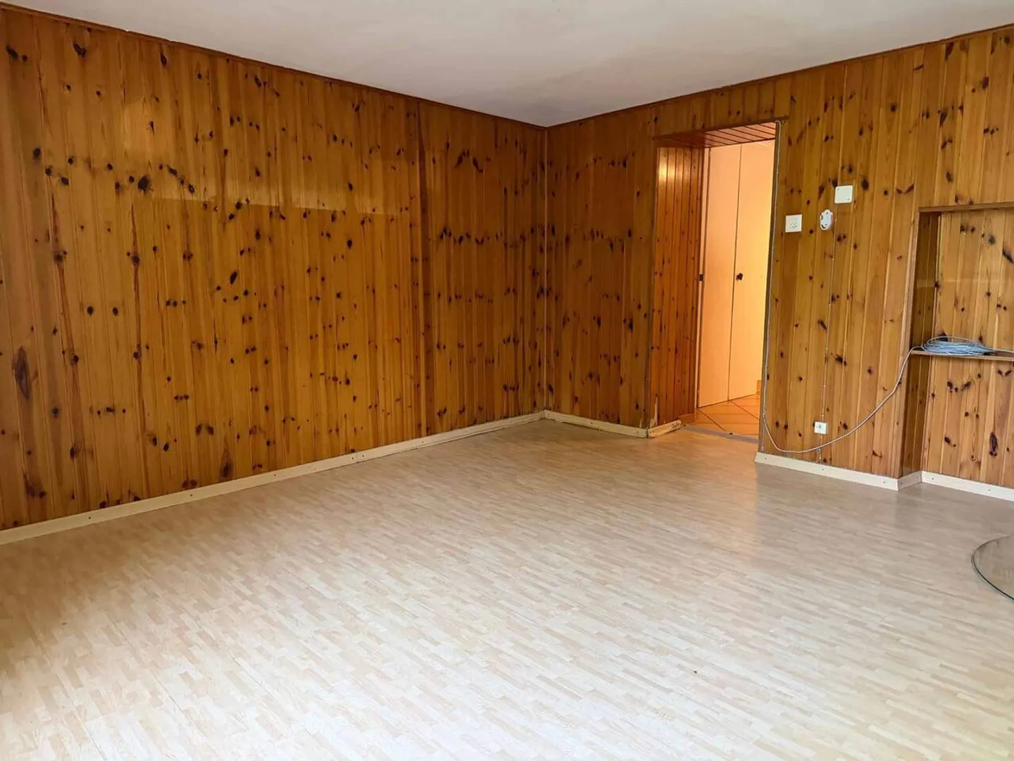 Charming terraced house with 4½ rooms, sauna, garages and parking spaces - Photo 3 of 10