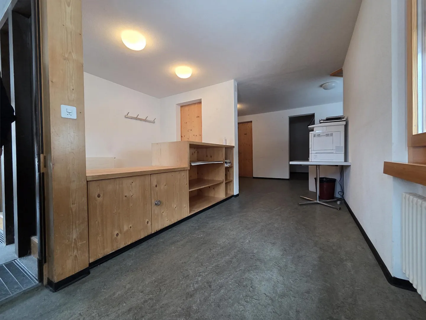 Mehrfamilienhaus mit Umschwung - Foto 3 von 14