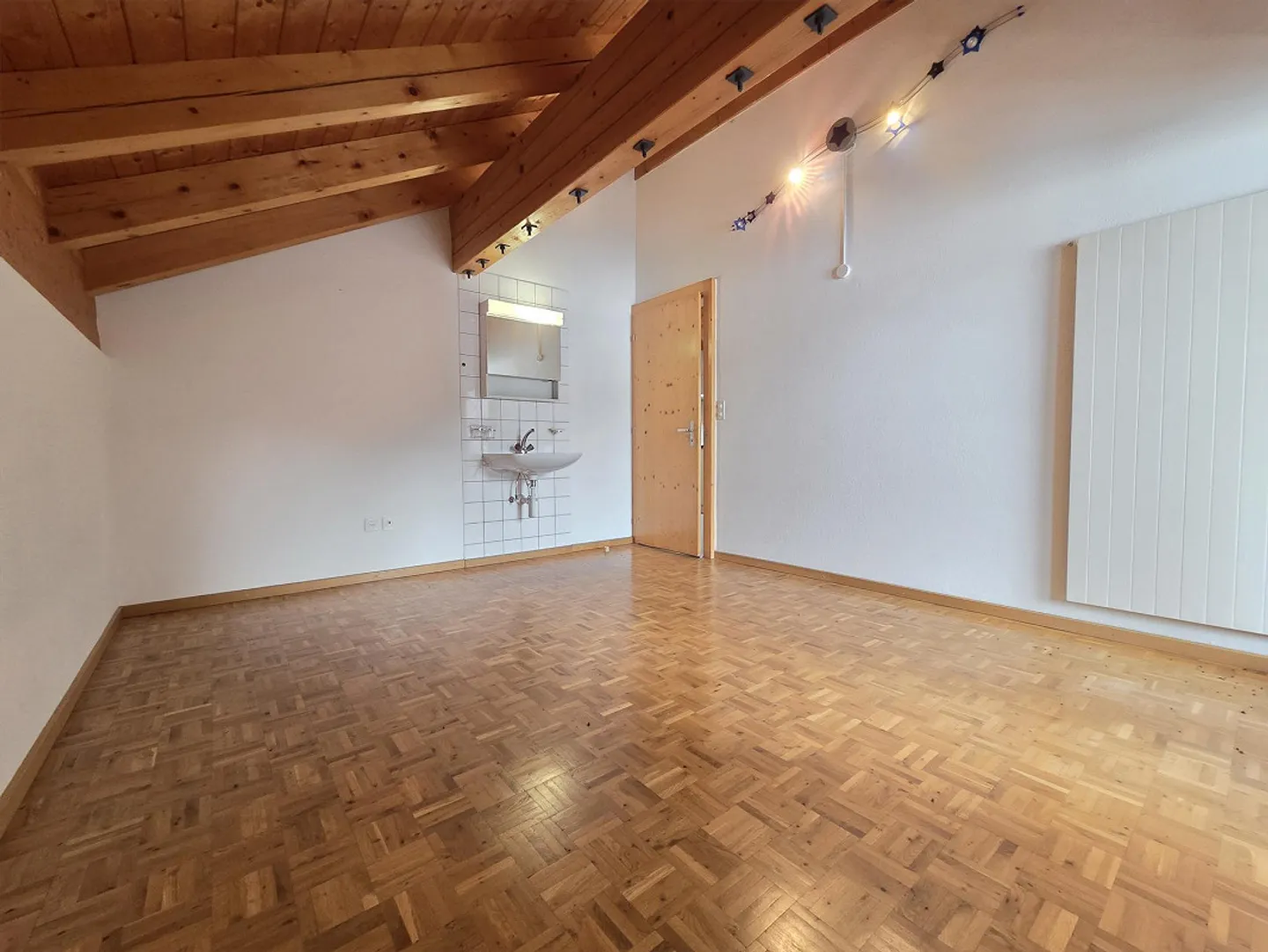 Mehrfamilienhaus mit Umschwung - Foto 13 von 14