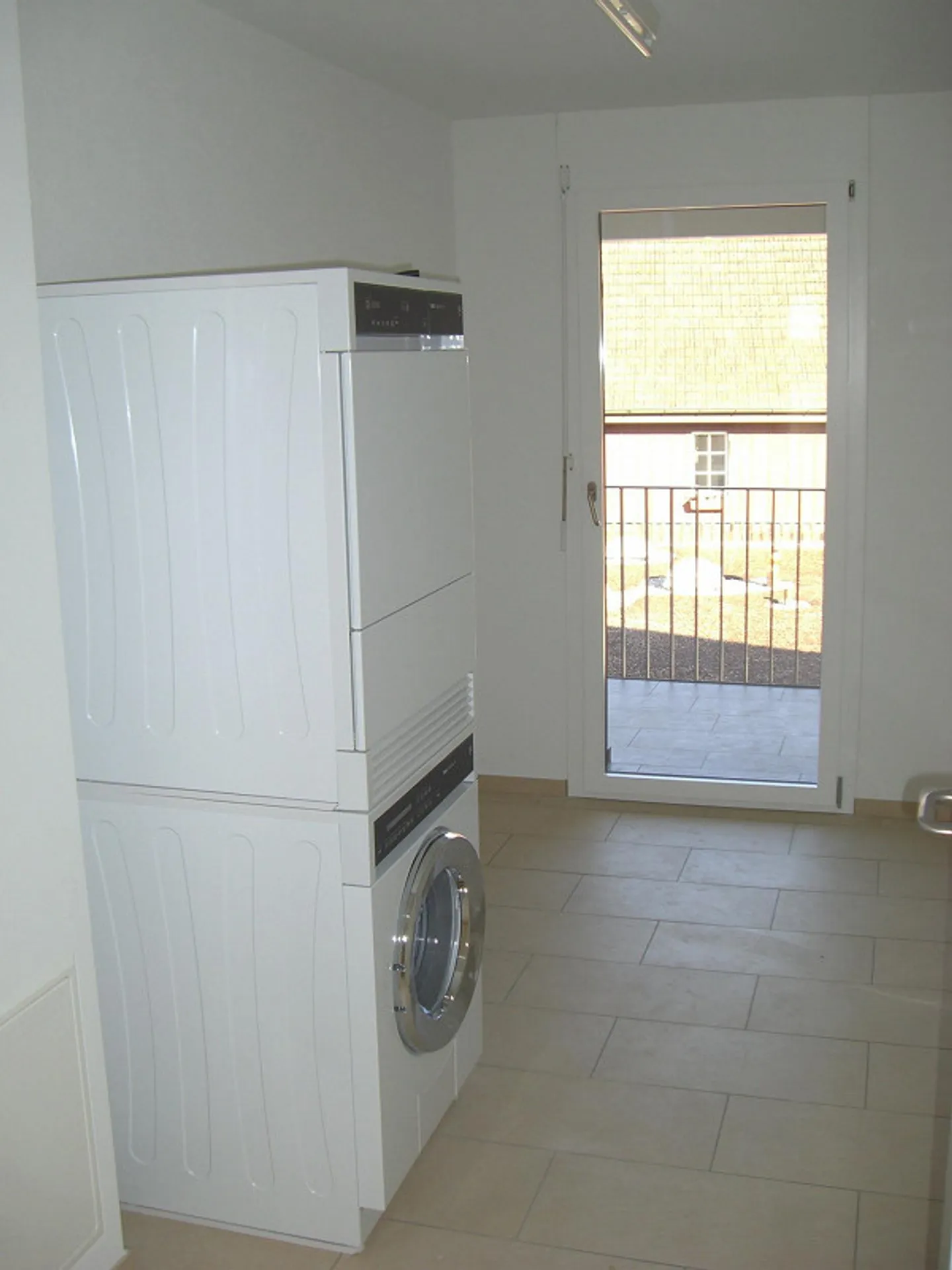 Ampio appartamento luminoso di 3 1/2 locali al piano terra nel cuore di Sissach in affitto - Foto 6 di 12