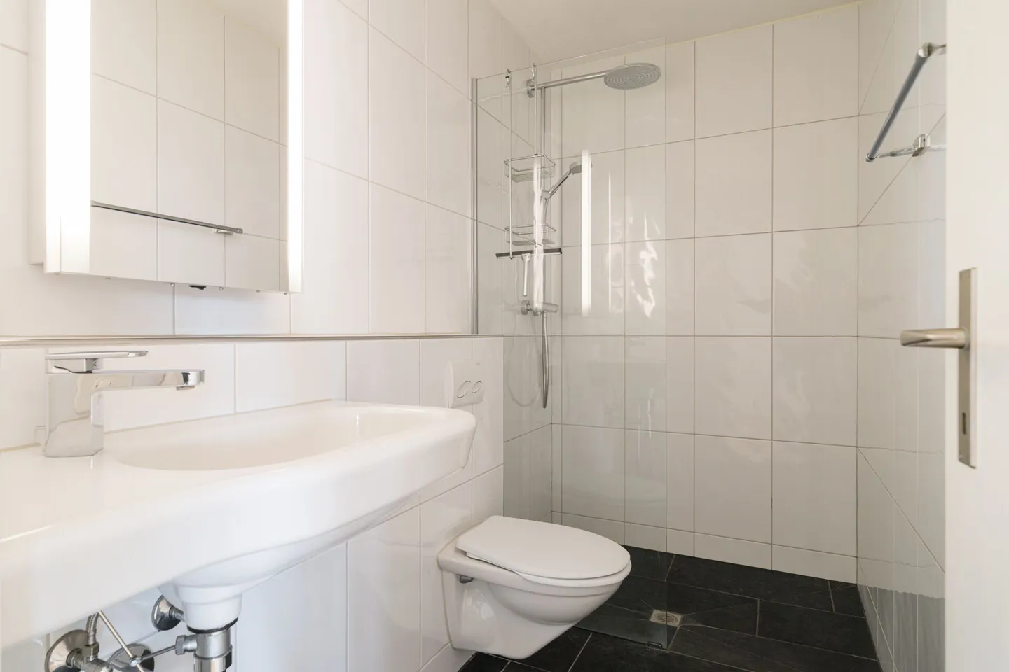 Esclusivo appartamento attico di 5½ locali con terrazza sul tetto di 95 m² e vista lago - Foto 6 di 7