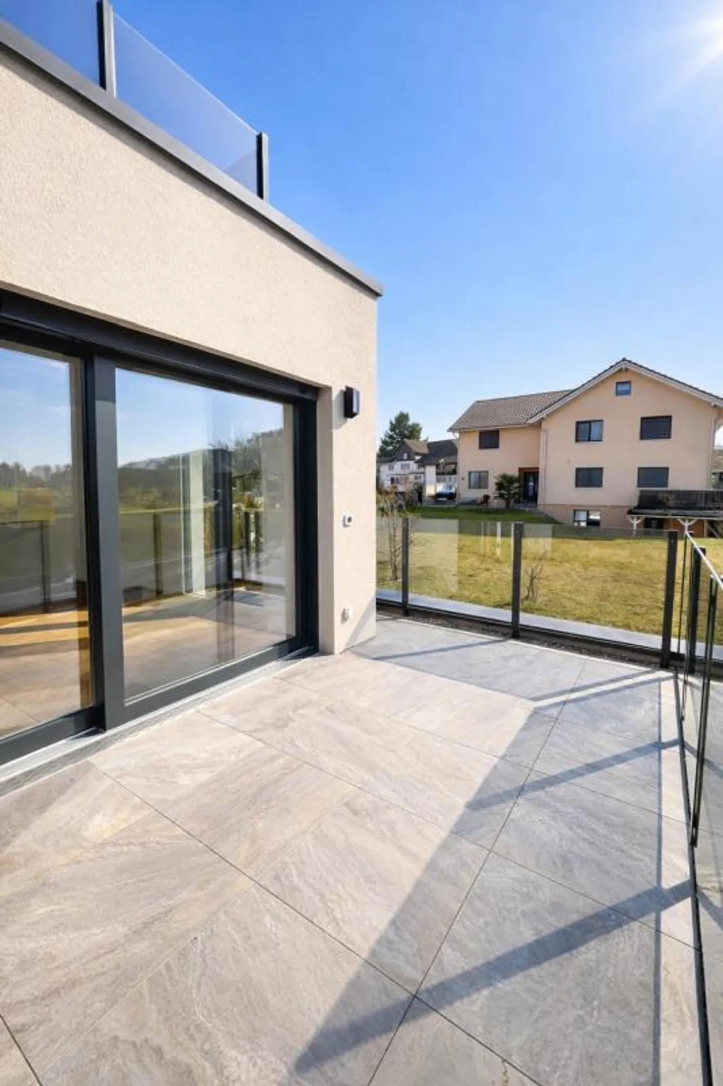 Moderne 3.5-Zimmer Wohnung mit Balkon - Foto 7 von 8