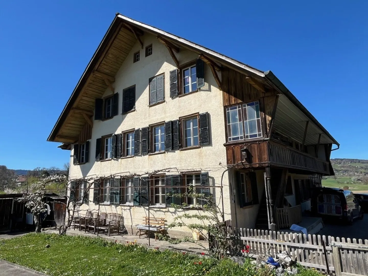 Interessante casa plurifamiliare in vendita - Foto 1 di 13