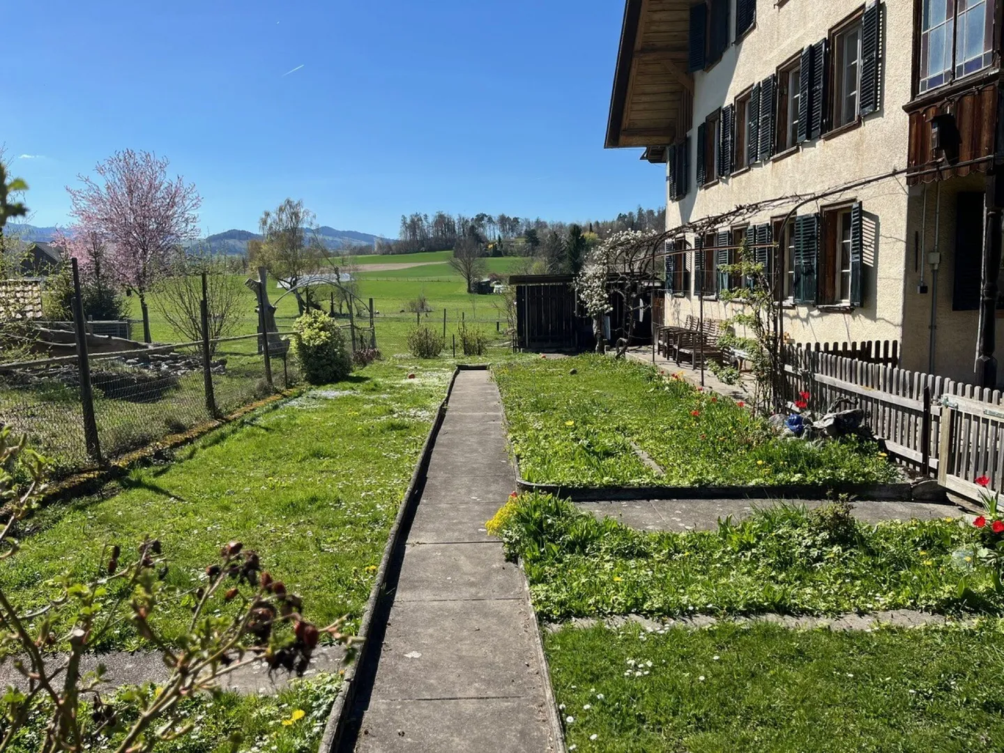 Interessante casa plurifamiliare in vendita - Foto 3 di 13