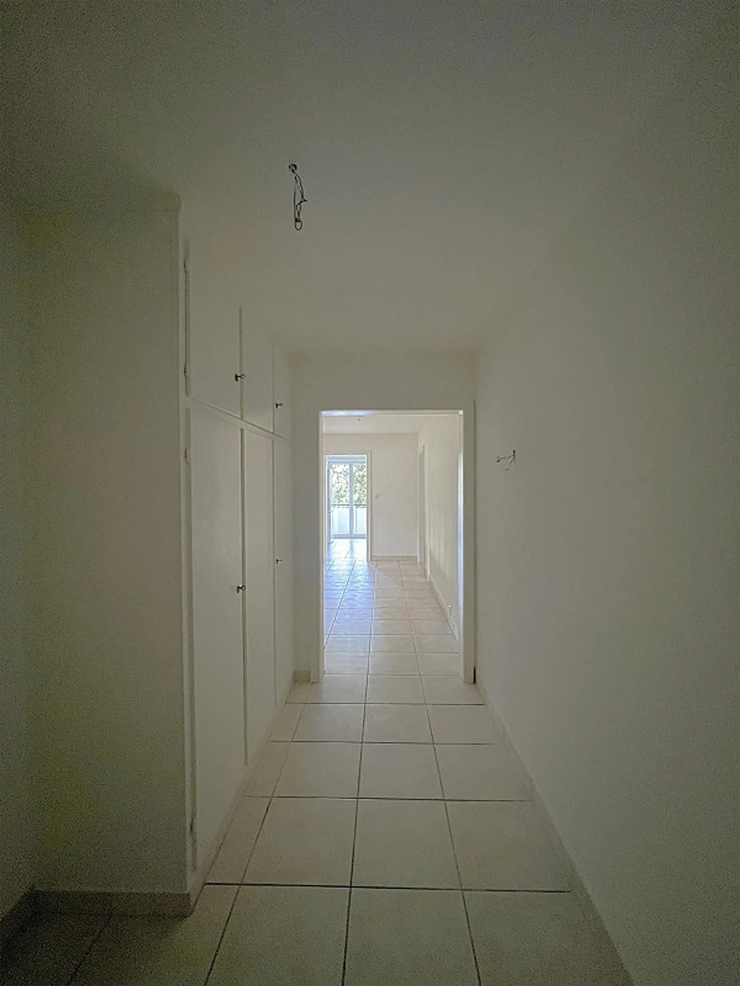 Bright 3-room apartment with balcony in Münchenstein available immediately - Photo 2 of 13