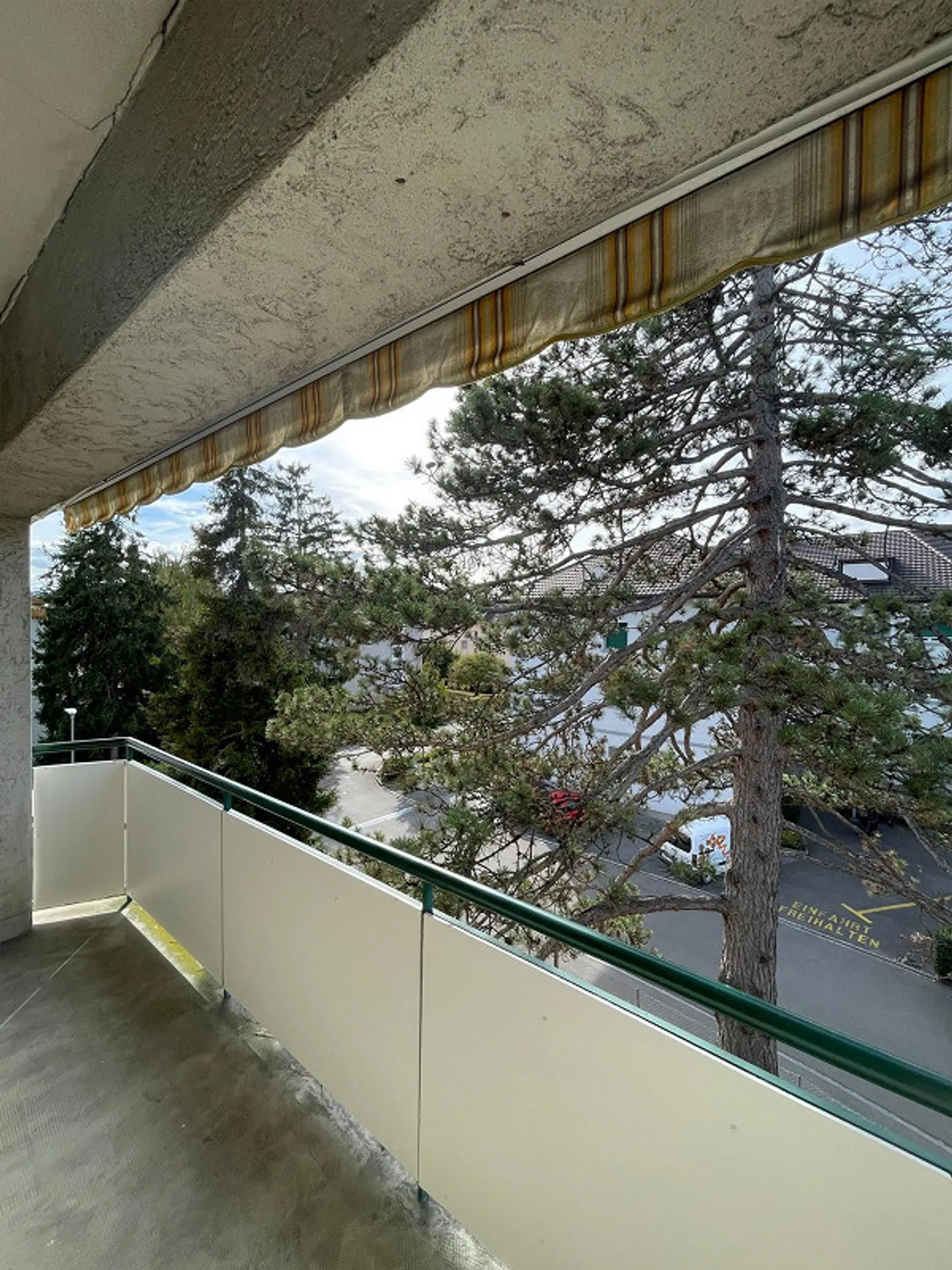Bright 3-room apartment with balcony in Münchenstein available immediately - Photo 9 of 13