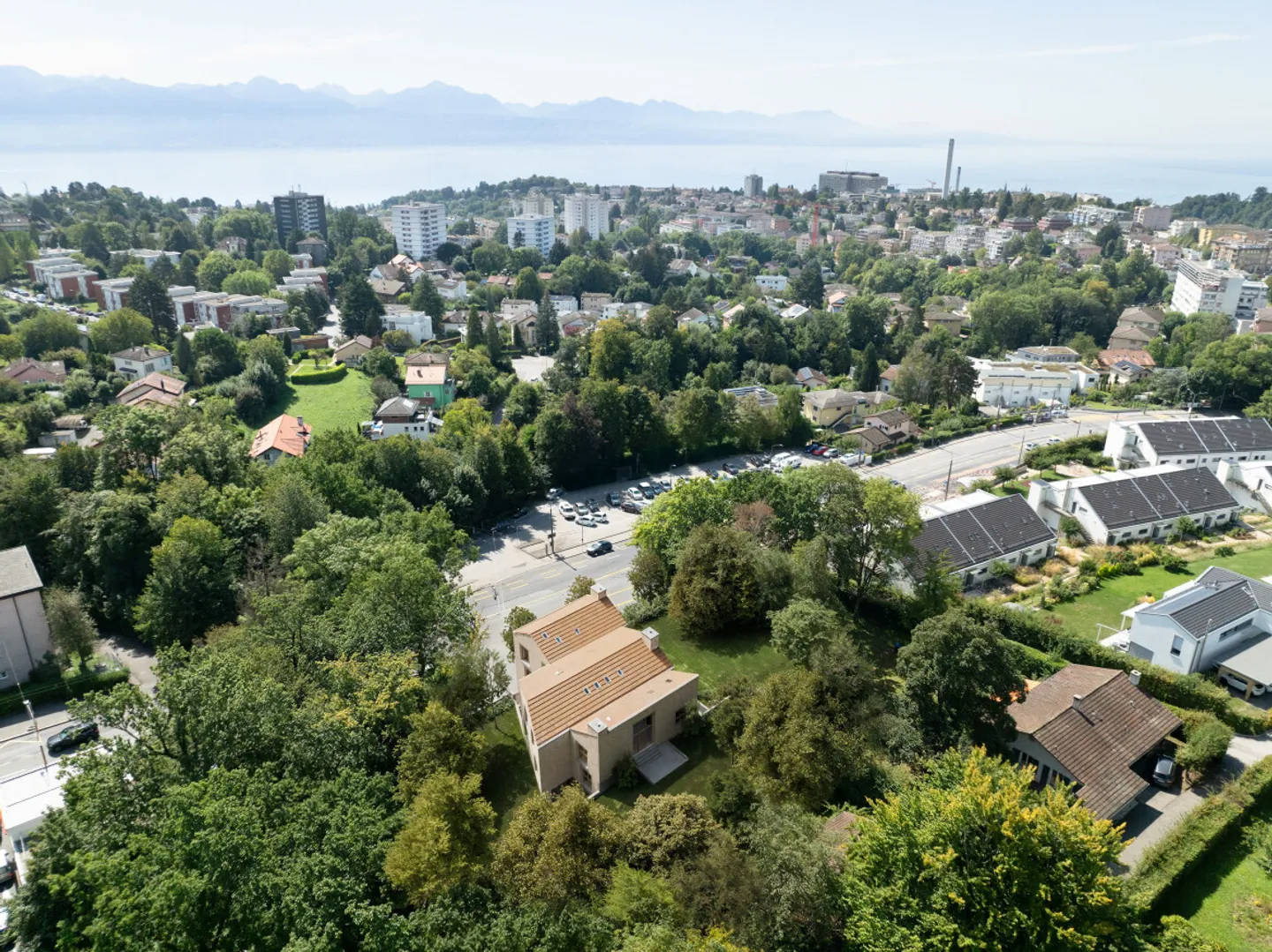 Villa Urbaine Contemporaine - Photo 2 sur 7