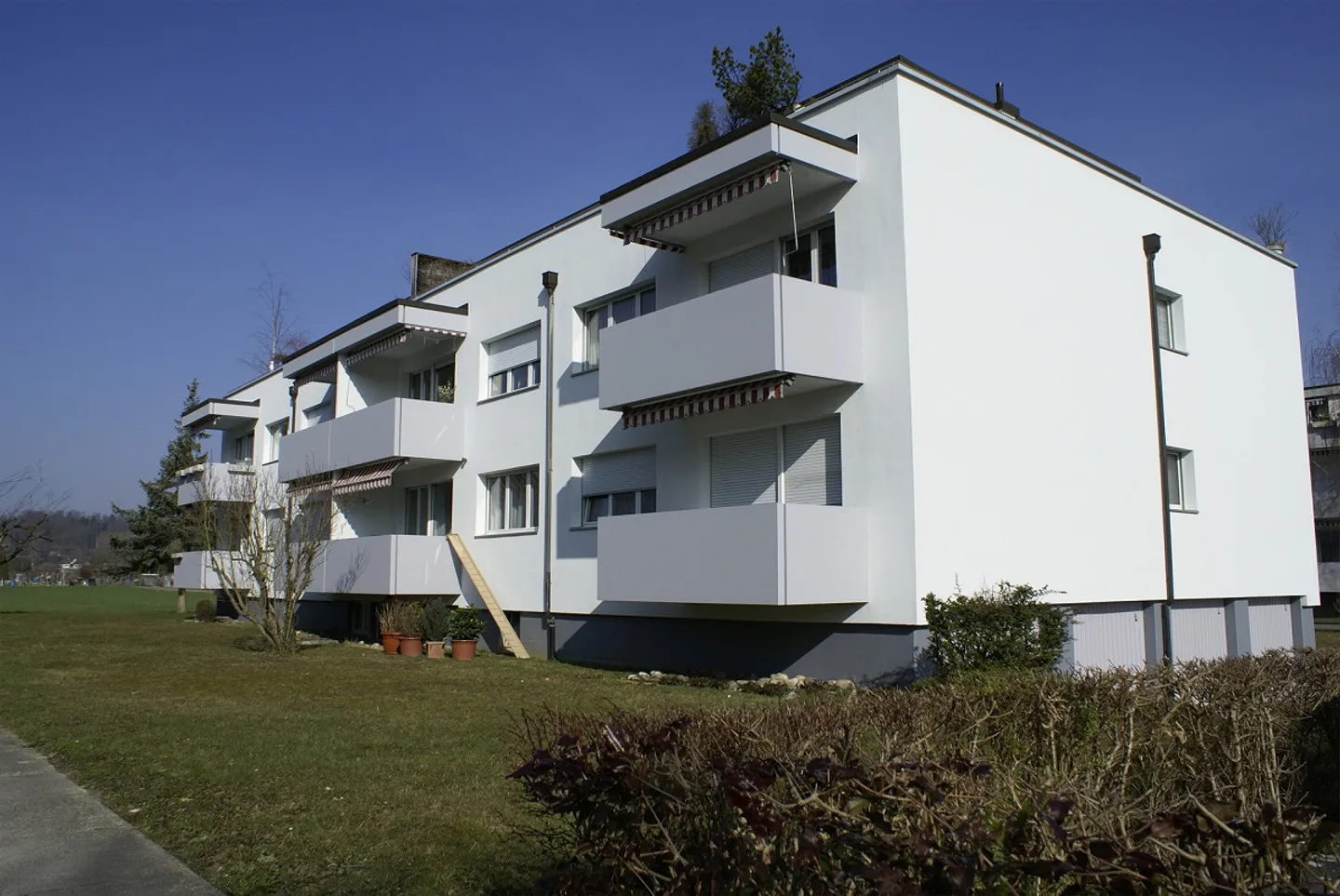 Bellissimo appartamento di 4 stanze in una posizione tranquilla e verde con 2 balconi - Foto 11 di 11